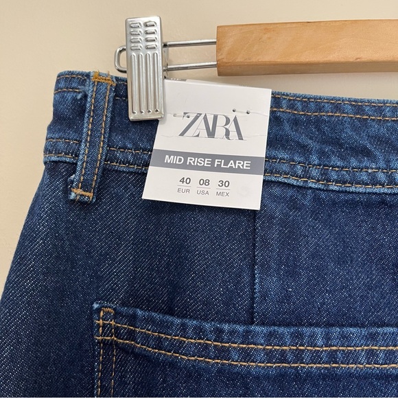 NWT ZARA Mid Rise Flare Dark Wash Jean - Size 8 - Picture 8 of 15